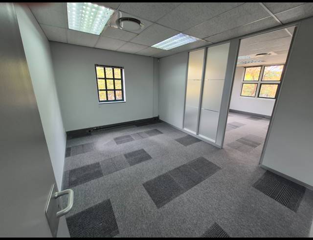 282M² OFFICE TO LET IN SUNNINGHILL